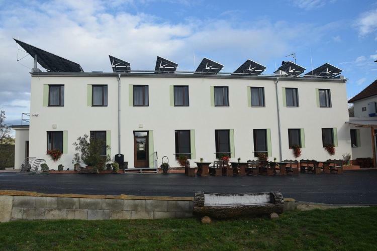 Jeleni Farma Jecmeniste Vrbovec Bagian luar foto