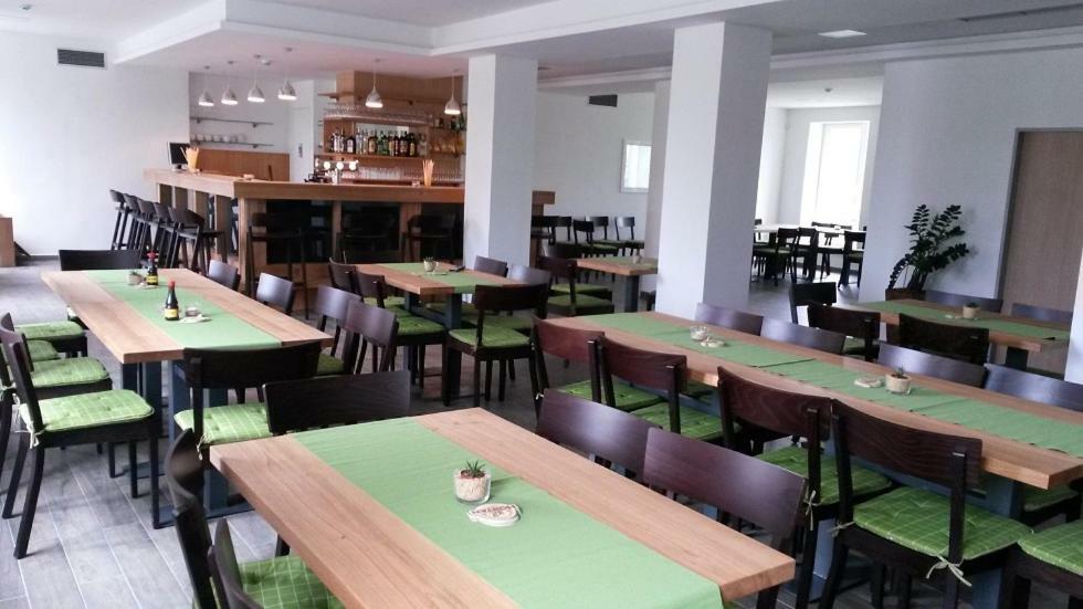 Jeleni Farma Jecmeniste Vrbovec Bagian luar foto
